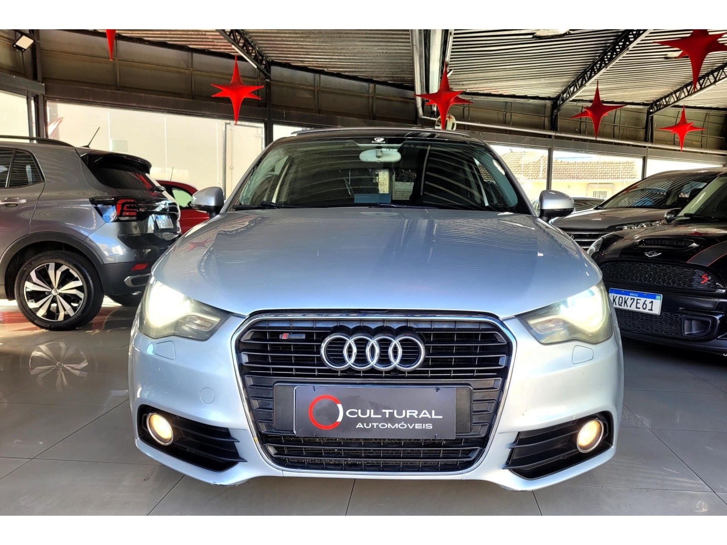 //www.autoline.com.br/carro/audi/a1-14-tfsi-attraction-16v-gasolina-2p-turbo-s-tr/2011/itajuba-mg/23757095
