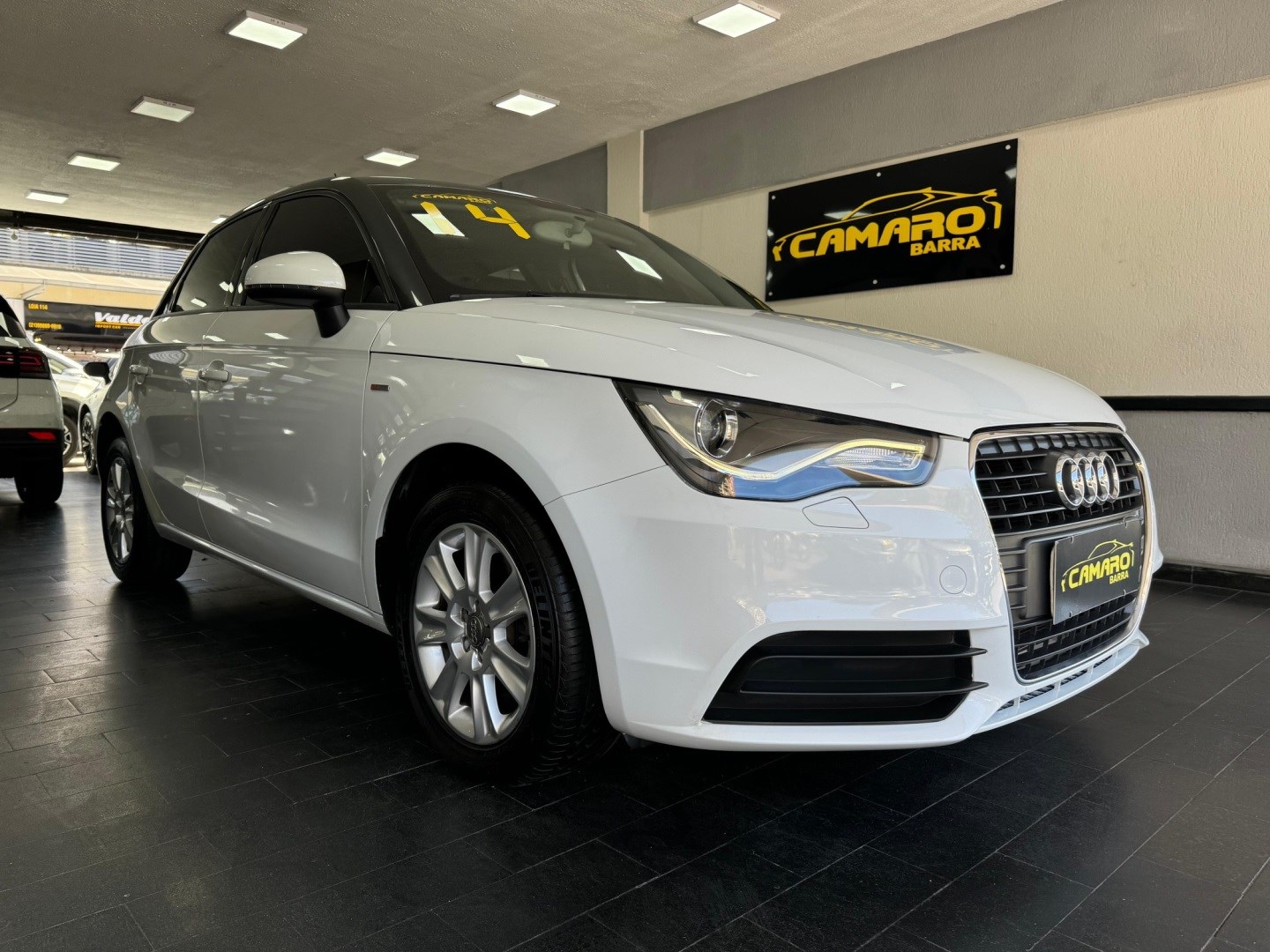//www.autoline.com.br/carro/audi/a1-14-tfsi-sportback-attraction-16v-gasolina-4p/2014/rio-de-janeiro-rj/25015707