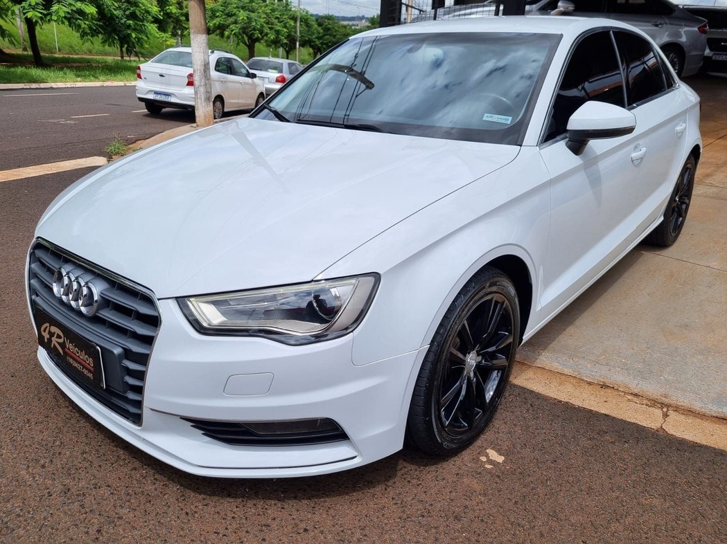 //www.autoline.com.br/carro/audi/a3-18-sedan-tfsi-ambition-s-tronic-16v-gasolina/2016/ribeirao-preto-sp/23291593