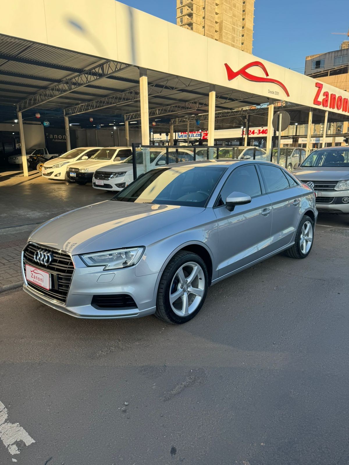 //www.autoline.com.br/carro/audi/a3-14-sedan-attraction-16v-flex-4p-turbo-tiptron/2017/chapeco-sc/23755620