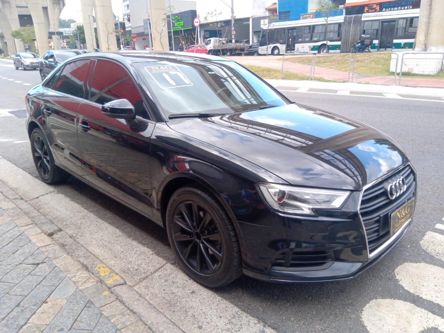 //www.autoline.com.br/carro/audi/a3-14-sedan-ambiente-16v-flex-4p-turbo-tiptronic/2017/sao-paulo-sp/23994869