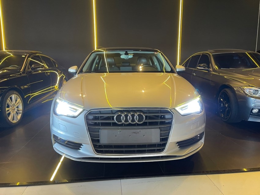 //www.autoline.com.br/carro/audi/a3-18-sedan-tfsi-sport-ambition-16v-gasolina-4p/2014/americana-sp/24894889