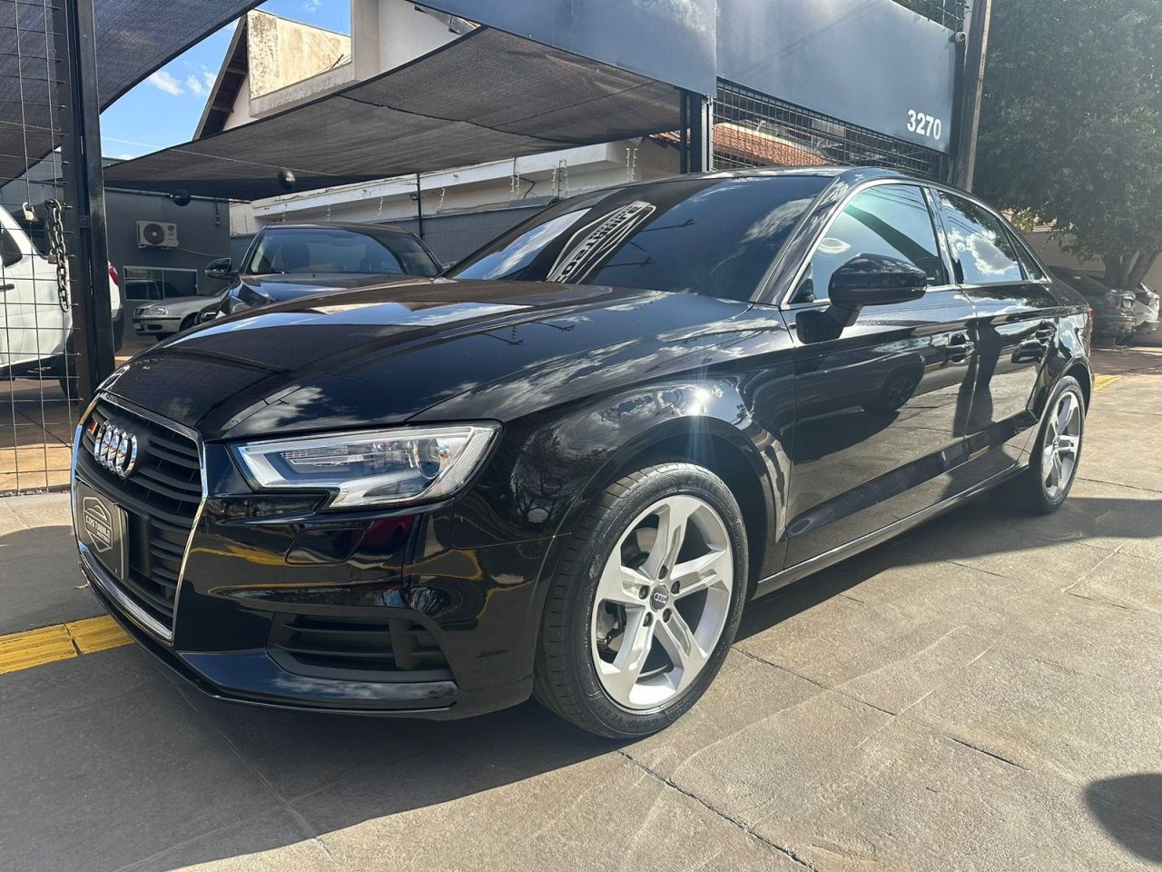 //www.autoline.com.br/carro/audi/a3-14-sedan-prestige-plus-16v-flex-4p-turbo-tipt/2019/ribeirao-preto-sp/24946035