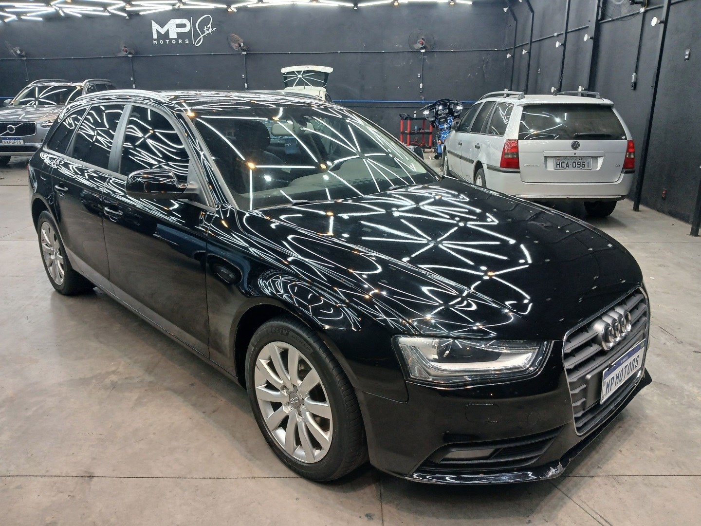 //www.autoline.com.br/carro/audi/a4-20-tfsi-avant-ambiente-16v-gasolina-4p-turbo/2013/belo-horizonte-mg/24947080