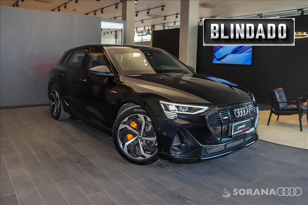 //www.autoline.com.br/carro/audi/e-tron-performance-black-quattro-24v-eletrico-4p-aut/2022/sao-paulo-sp/24919377