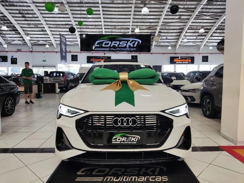 //www.autoline.com.br/carro/audi/e-tron-performance-black-quattro-24v-eletrico-4p-aut/2022/curitiba-pr/24974515