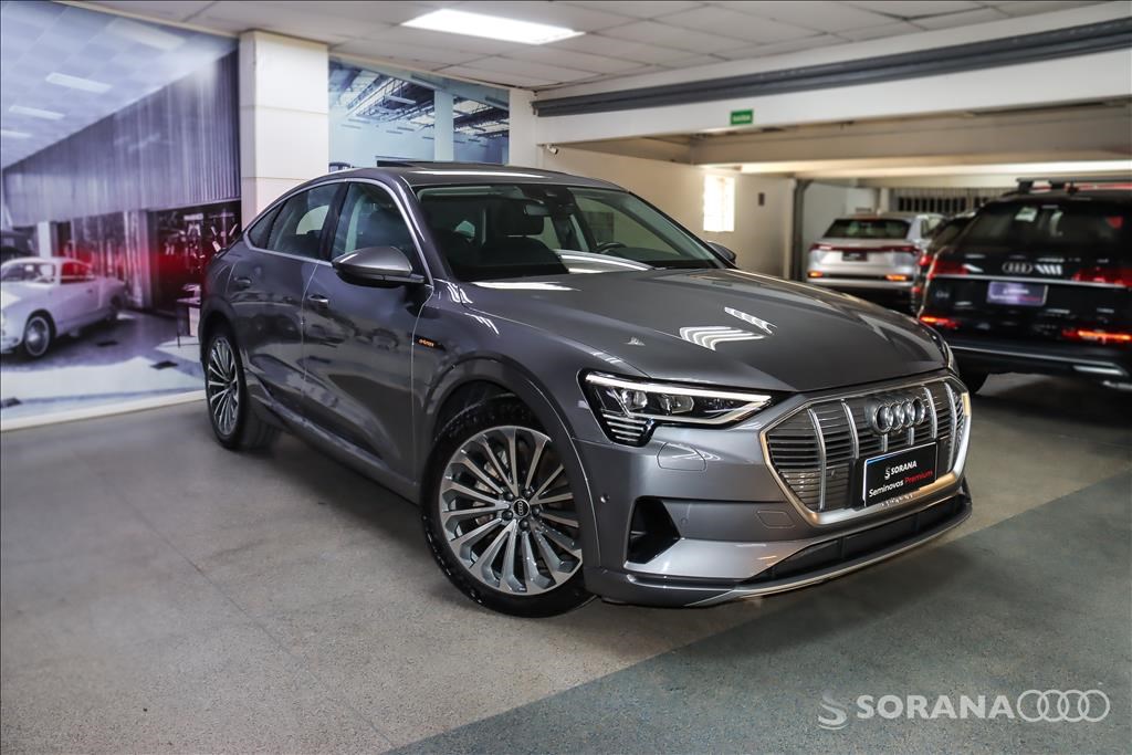 //www.autoline.com.br/carro/audi/e-tron-sportback-performance-quattro-16v-eletrico-4p-automatic/2021/sao-paulo-sp/24608975