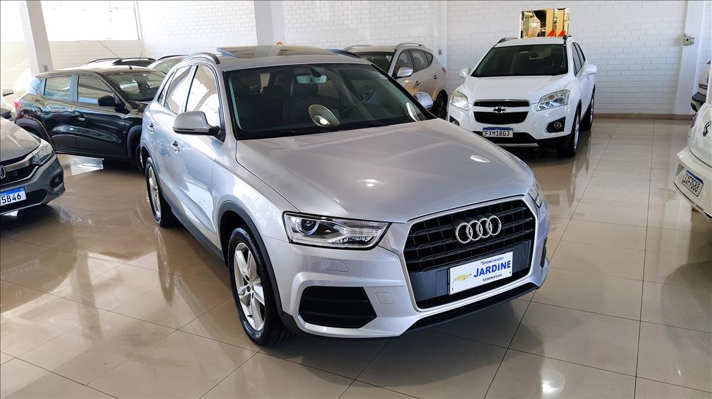 //www.autoline.com.br/carro/audi/q3-14-tfsi-ambiente-16v-gasolina-4p-turbo-s-tron/2016/ijui-rs/23684611