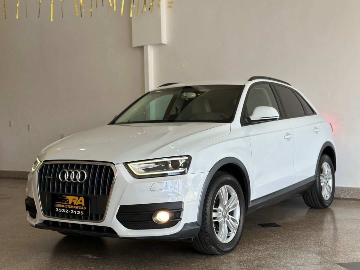 //www.autoline.com.br/carro/audi/q3-20-tfsi-ambition-quattro-16v-gasolina-4p-turb/2014/brasilia-df/23696598