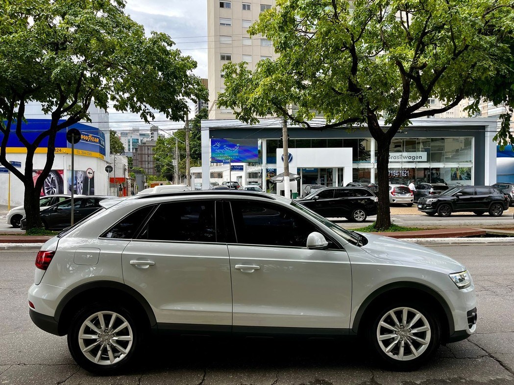 //www.autoline.com.br/carro/audi/q3-20-tfsi-ambiente-quattro-16v-gasolina-4p-turb/2015/sao-paulo-sp/24011573