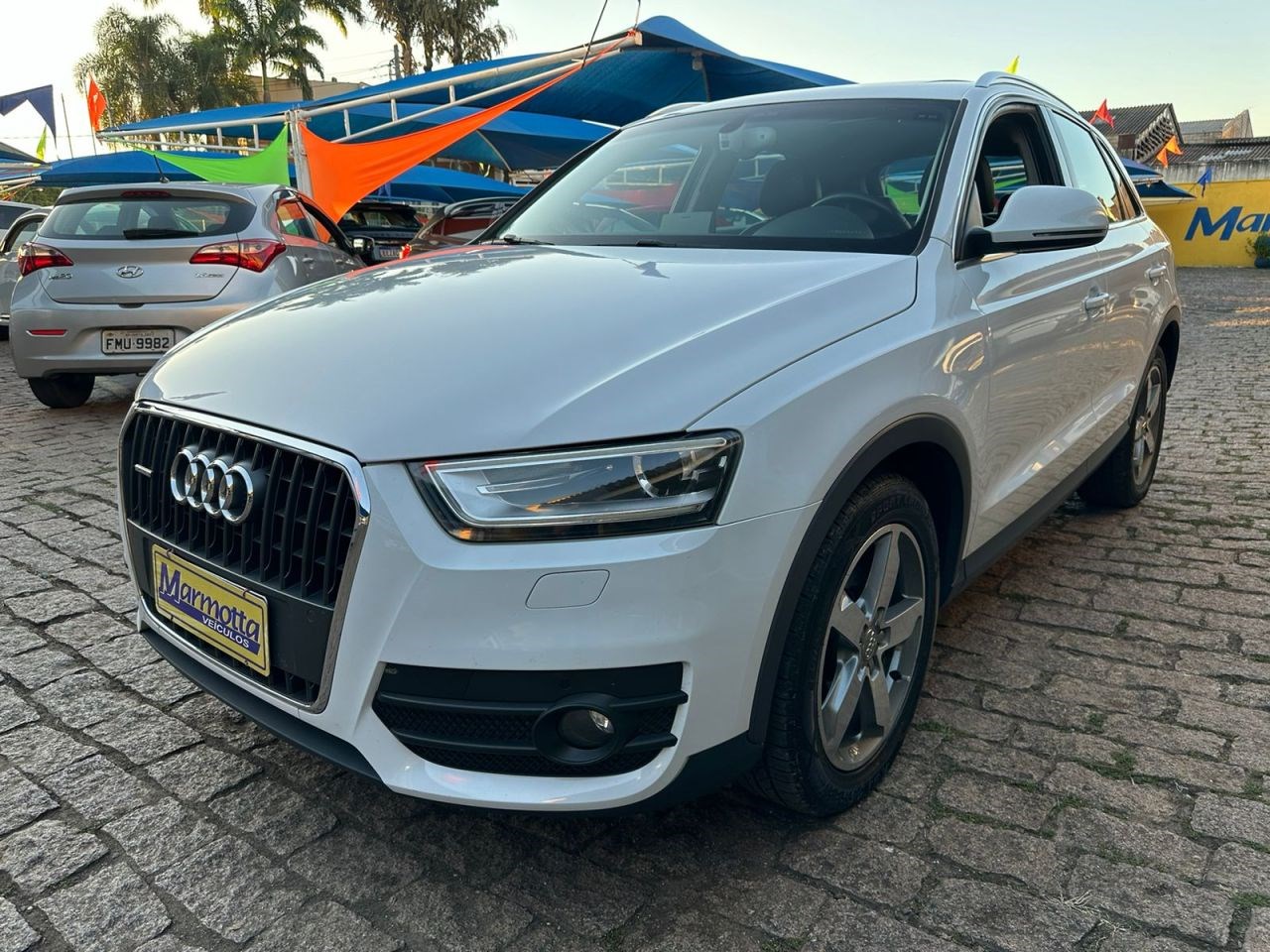 //www.autoline.com.br/carro/audi/q3-20-tfsi-ambition-quattro-16v-gasolina-4p-turb/2015/amparo-sp/24230786