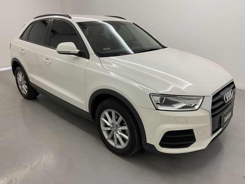 //www.autoline.com.br/carro/audi/q3-14-tfsi-ambiente-16v-flex-4p-turbo-s-tronic/2017/brasilia-df/24435129