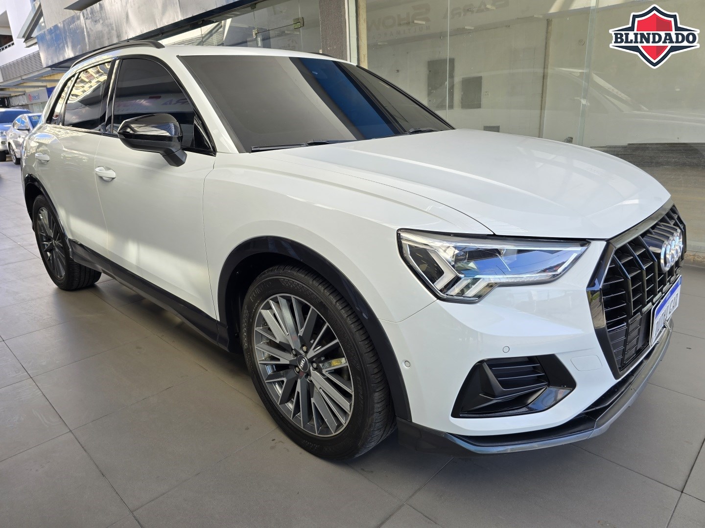 //www.autoline.com.br/carro/audi/q3-14-black-16v-gasolina-4p-turbo-s-tronic/2020/rio-de-janeiro-rj/24951976