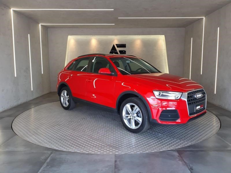 //www.autoline.com.br/carro/audi/q3-14-tfsi-attraction-16v-flex-4p-turbo-s-tronic/2017/brasilia-df/25022981