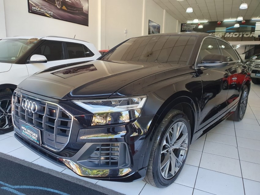 //www.autoline.com.br/carro/audi/q8-30-performance-quattro-24v-gasolina-4p-turbo/2019/maringa-pr/24261641