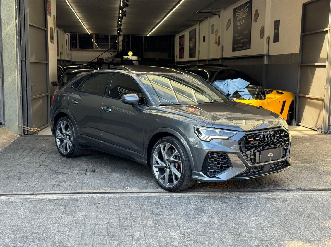 //www.autoline.com.br/carro/audi/rs-q3-25-quattro-20v-gasolina-4p-turbo-s-tronic/2021/sao-paulo-sp/24188171