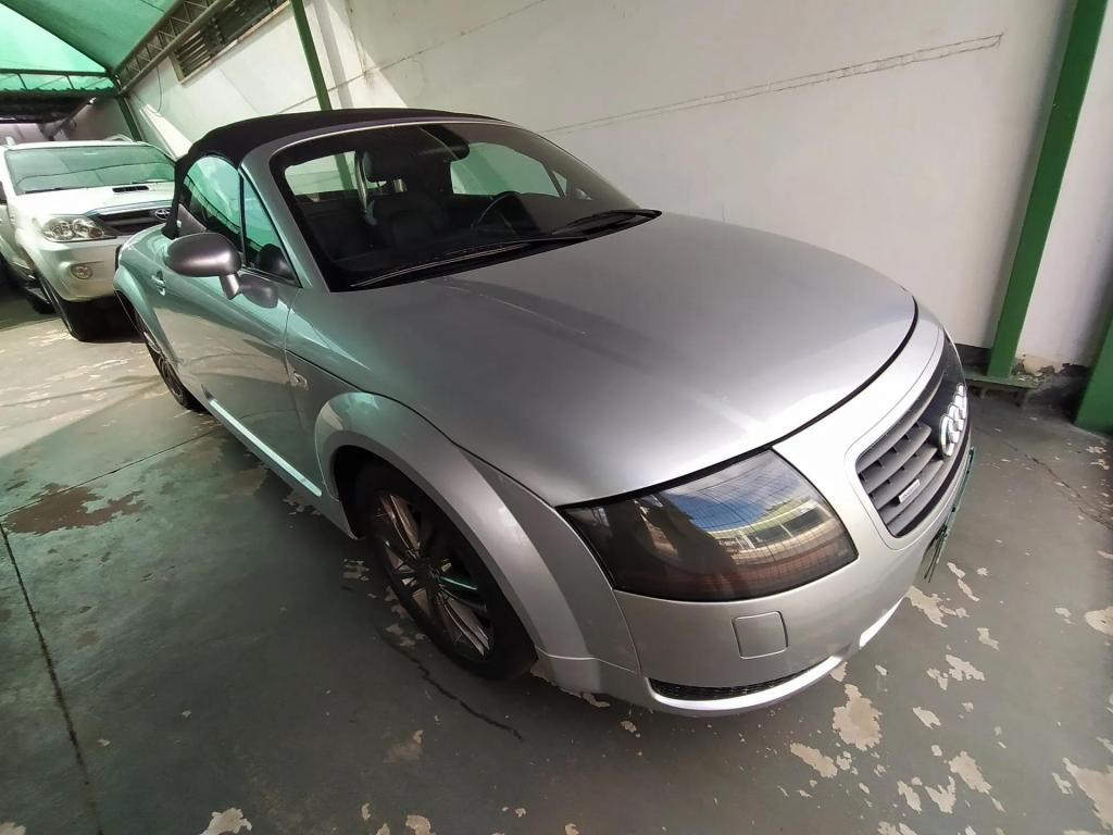 //www.autoline.com.br/carro/audi/tt-18-coupe-quattro-turbo-20v-gasolina-2p-manual/2000/uberaba-mg/24901489