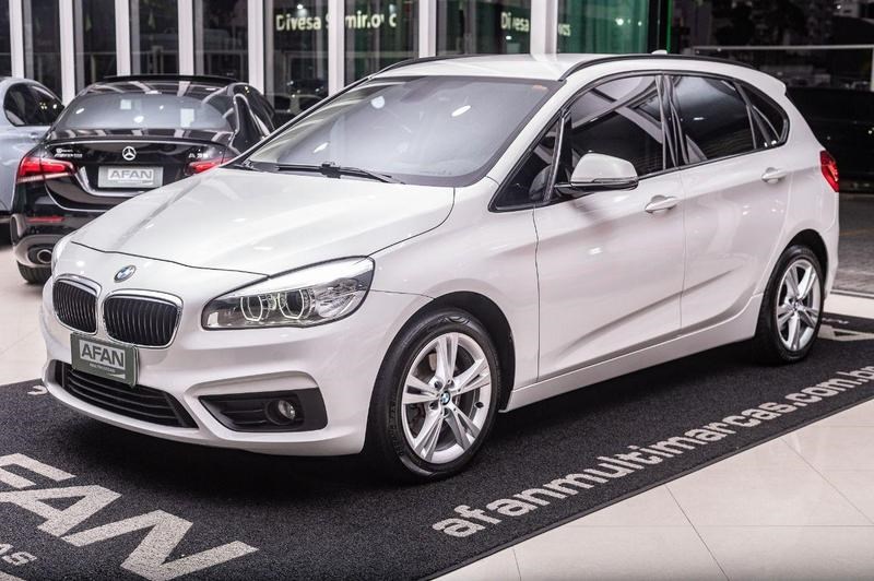 //www.autoline.com.br/carro/bmw/220i-20-active-tourer-16v-flex-4p-turbo-automatico/2018/curitiba-pr/25012858