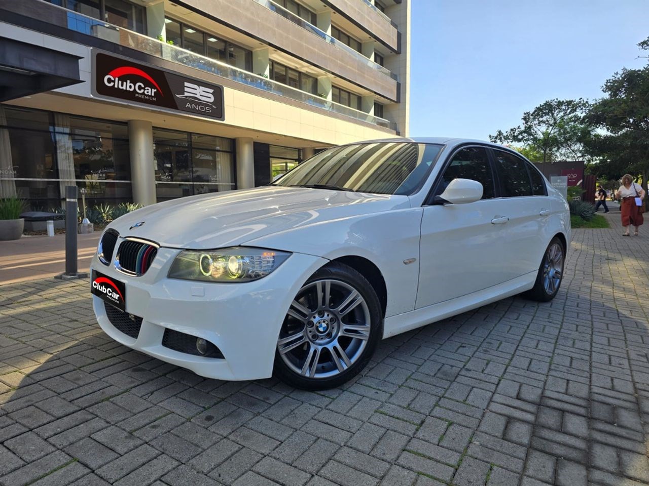 //www.autoline.com.br/carro/bmw/318i-20-16v-gasolina-4p-automatico/2012/sao-caetano-do-sul-sp/24309977