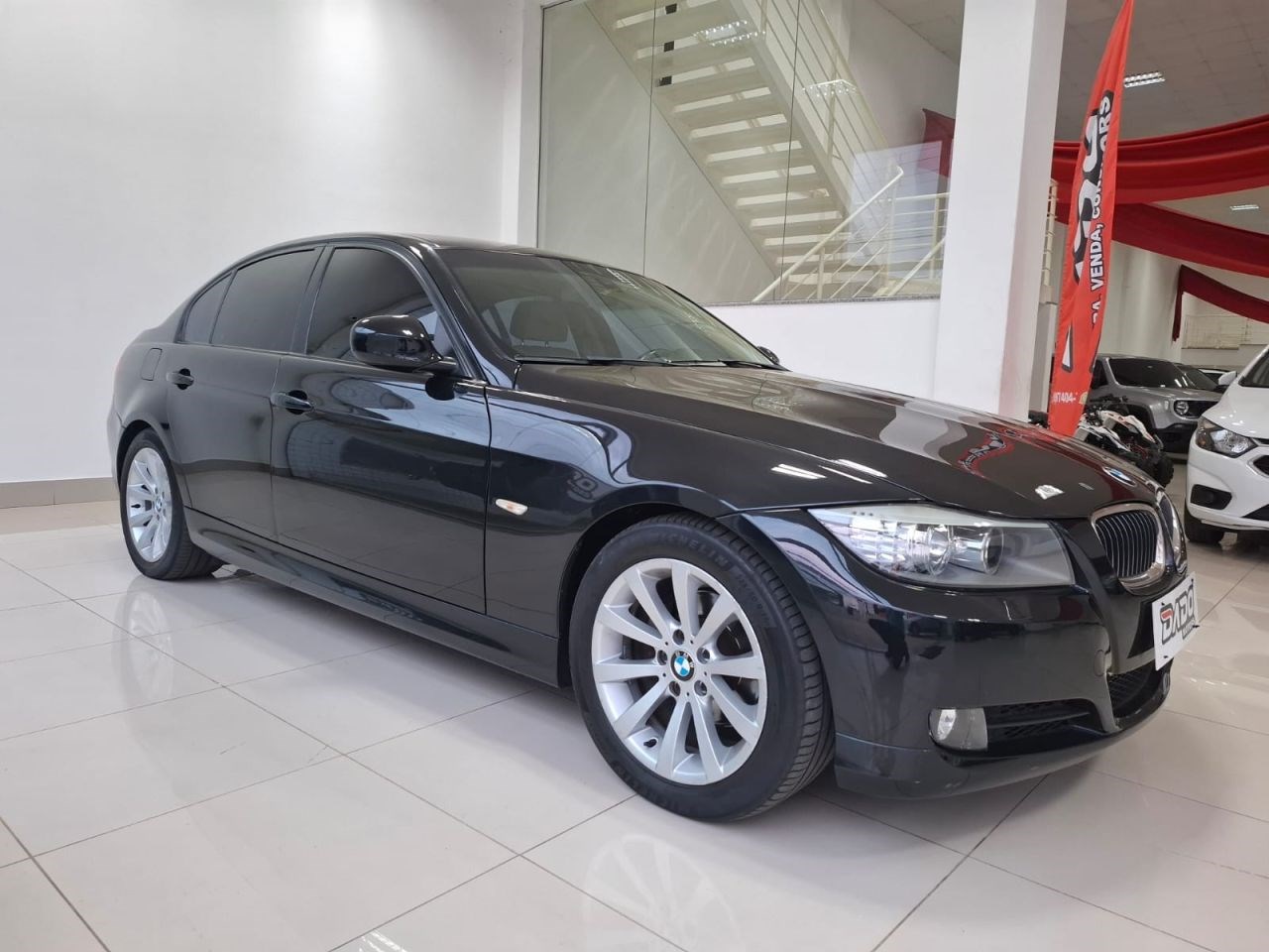 //www.autoline.com.br/carro/bmw/318i-20-16v-gasolina-4p-automatico/2012/limeira-sp/24571107