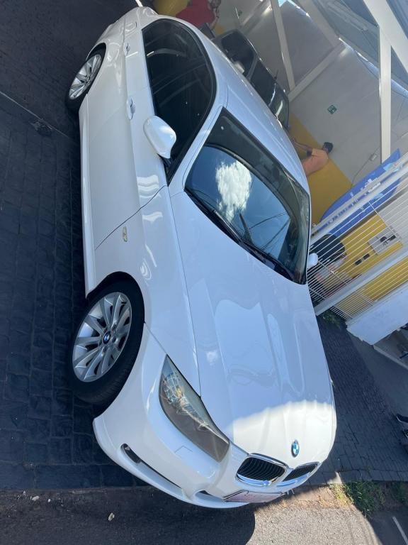 //www.autoline.com.br/carro/bmw/320i-20-16v-gasolina-4p-automatico/2010/uberlandia-mg/23845751