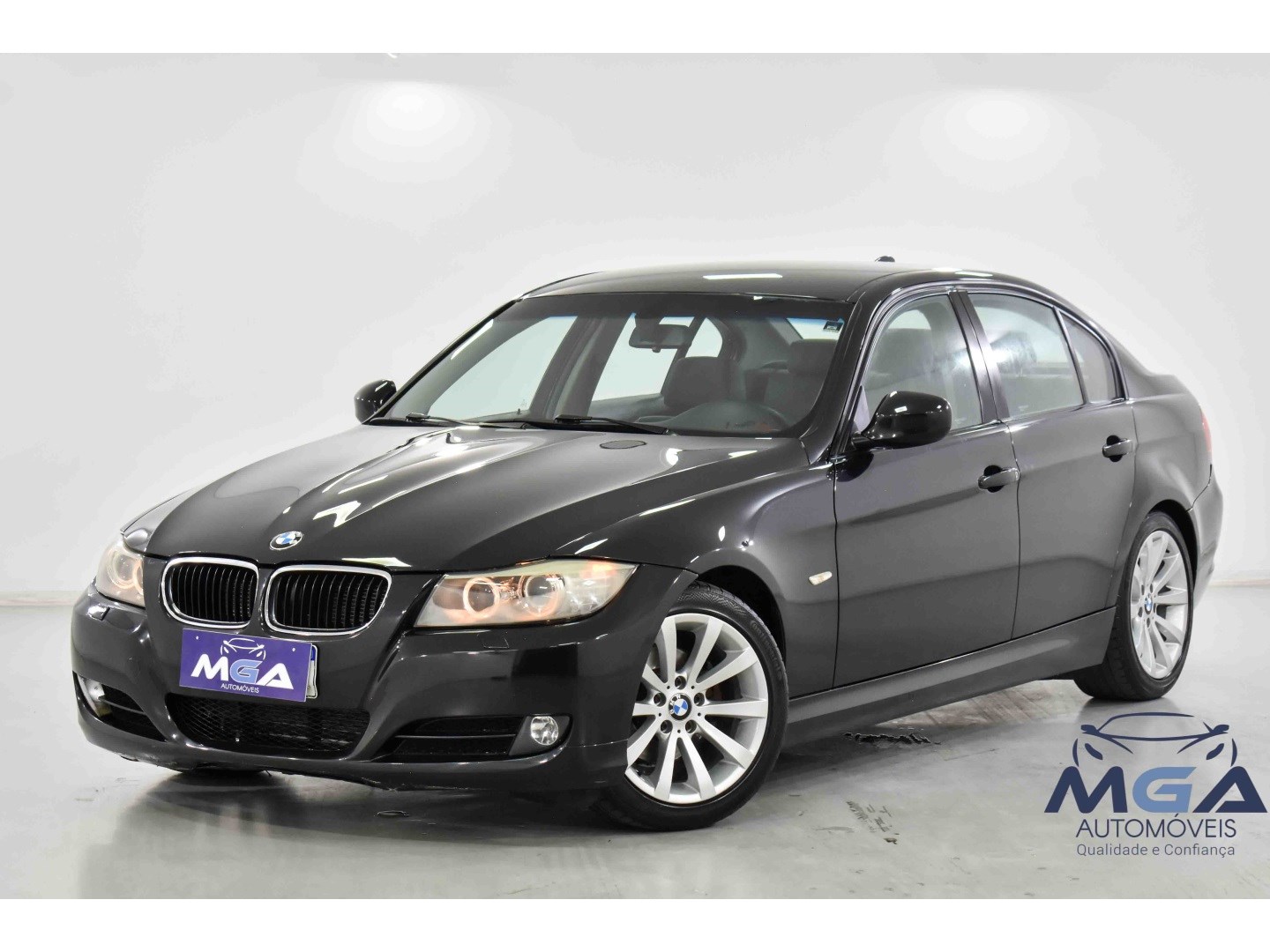 //www.autoline.com.br/carro/bmw/320i-20-sedan-16v-gasolina-4p-automatico/2011/belo-horizonte-mg/24464657