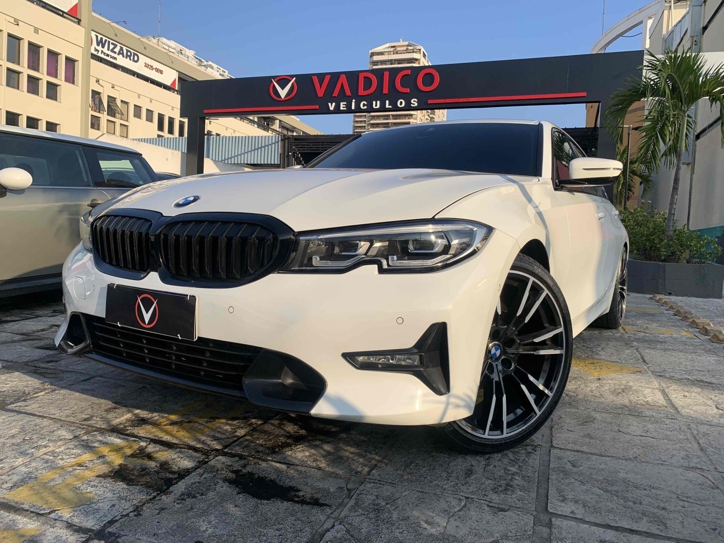 //www.autoline.com.br/carro/bmw/320i-20-sedan-m-sport-16v-gasolina-4p-turbo-automa/2020/itaguai-rj/24825706