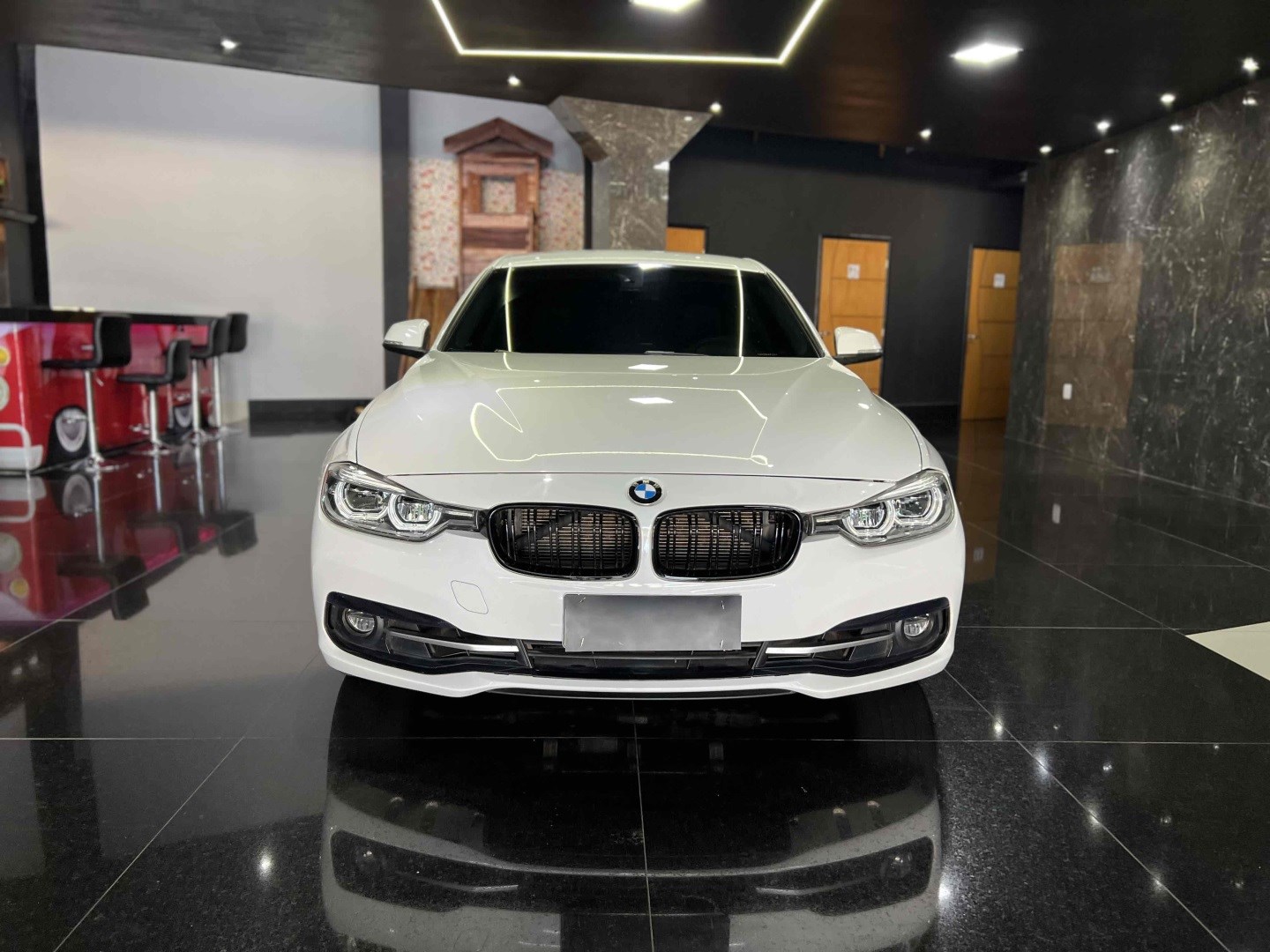 //www.autoline.com.br/carro/bmw/320i-20-sedan-sport-16v-flex-4p-turbo-automatico/2017/americana-sp/24940554
