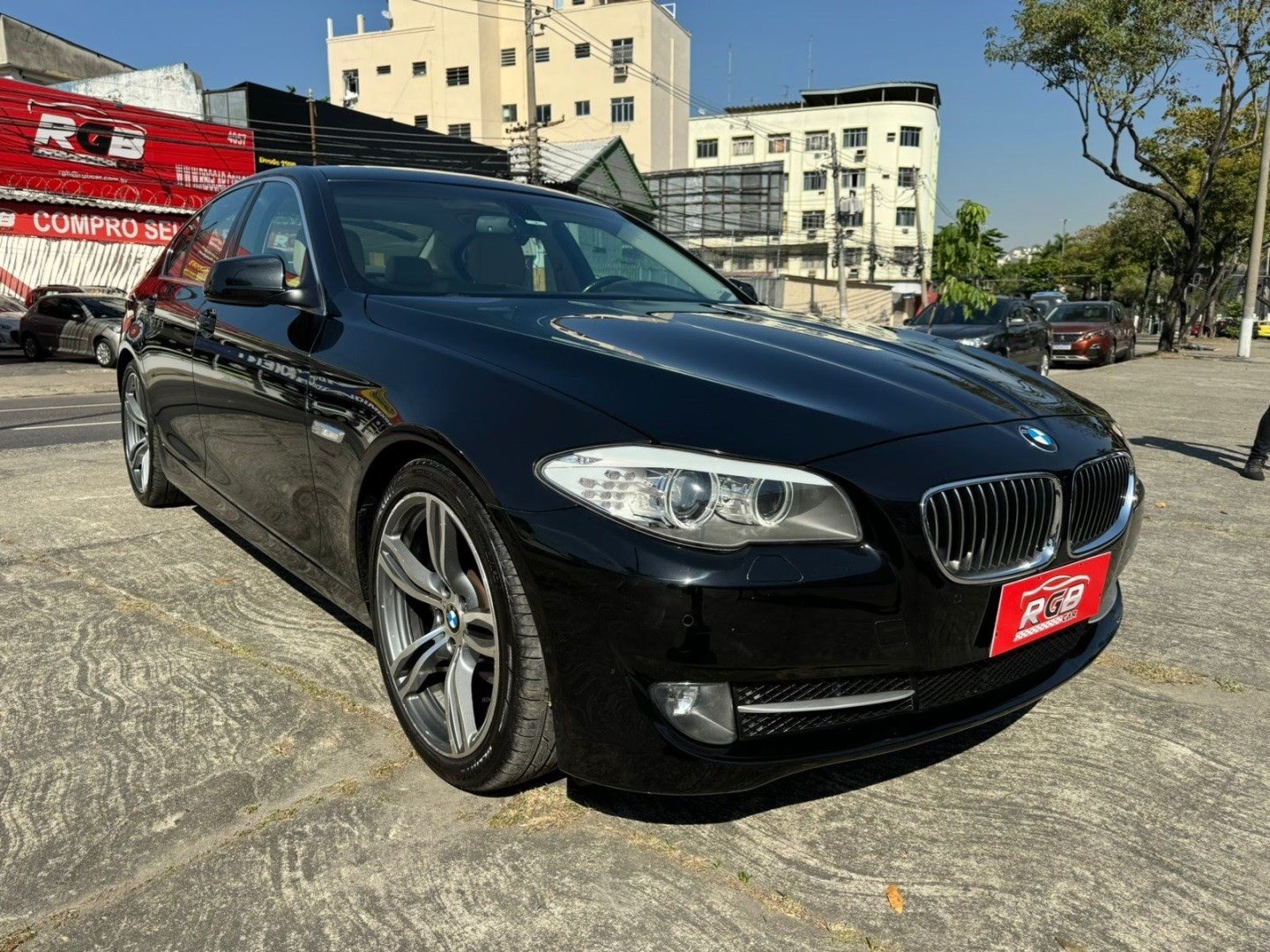 //www.autoline.com.br/carro/bmw/528i-20-16v-gasolina-4p-turbo-automatico/2013/rio-de-janeiro-rj/25024541