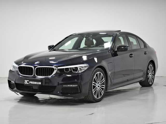 //www.autoline.com.br/carro/bmw/530e-20-m-sport-16v-flex-4p-turbo-automatico/2019/curitiba-pr/23869604