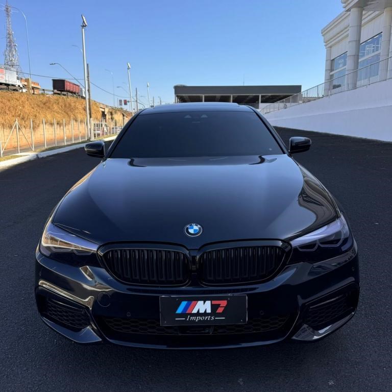 //www.autoline.com.br/carro/bmw/530i-20-m-sport-16v-gasolina-4p-turbo-automatico/2019/uberlandia-mg/24701292