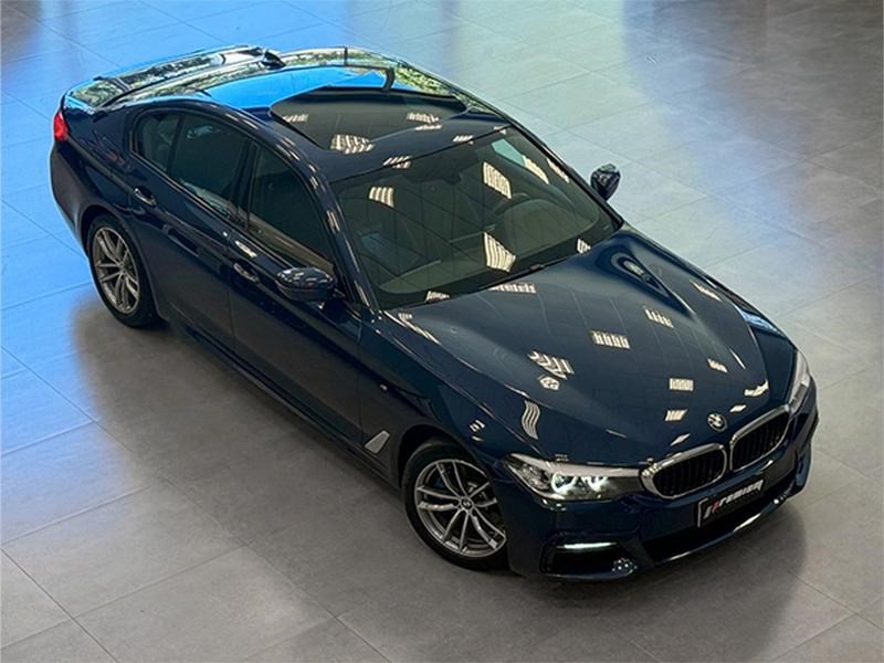 //www.autoline.com.br/carro/bmw/530i-20-m-sport-16v-gasolina-4p-turbo-automatico/2018/curitiba-pr/25017902