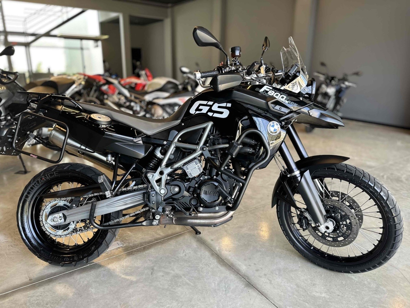//www.autoline.com.br/moto/bmw/f-800-gs-premiumtriple-black-gas-mec-basico/2013/santa-barbara-doeste-sp/25023298