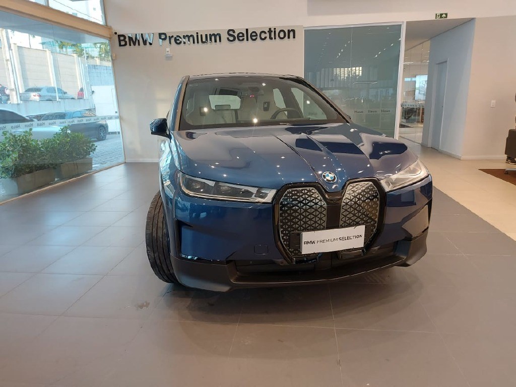 //www.autoline.com.br/carro/bmw/ix-77kwh-xdrive40-32v-eletrico-4p-4x4-automatico/2024/fortaleza-ce/23806624