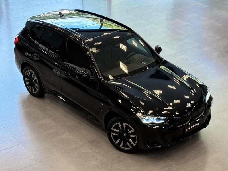 //www.autoline.com.br/carro/bmw/ix3-80kwh-m-sport-16v-eletrico-4p-automatico/2023/curitiba-pr/25017452