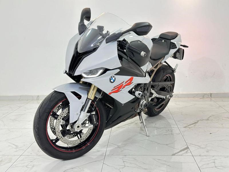 //www.autoline.com.br/moto/bmw/s-1000-rr/2021/curitiba-pr/24597992