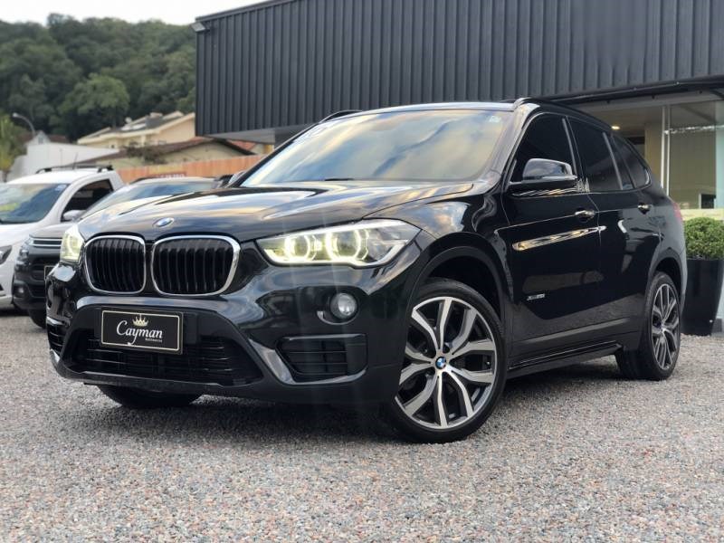 //www.autoline.com.br/carro/bmw/x1-20-xdrive25i-sport-16v-flex-4p-4x4-turbo-auto/2016/joinville-sc/23737425