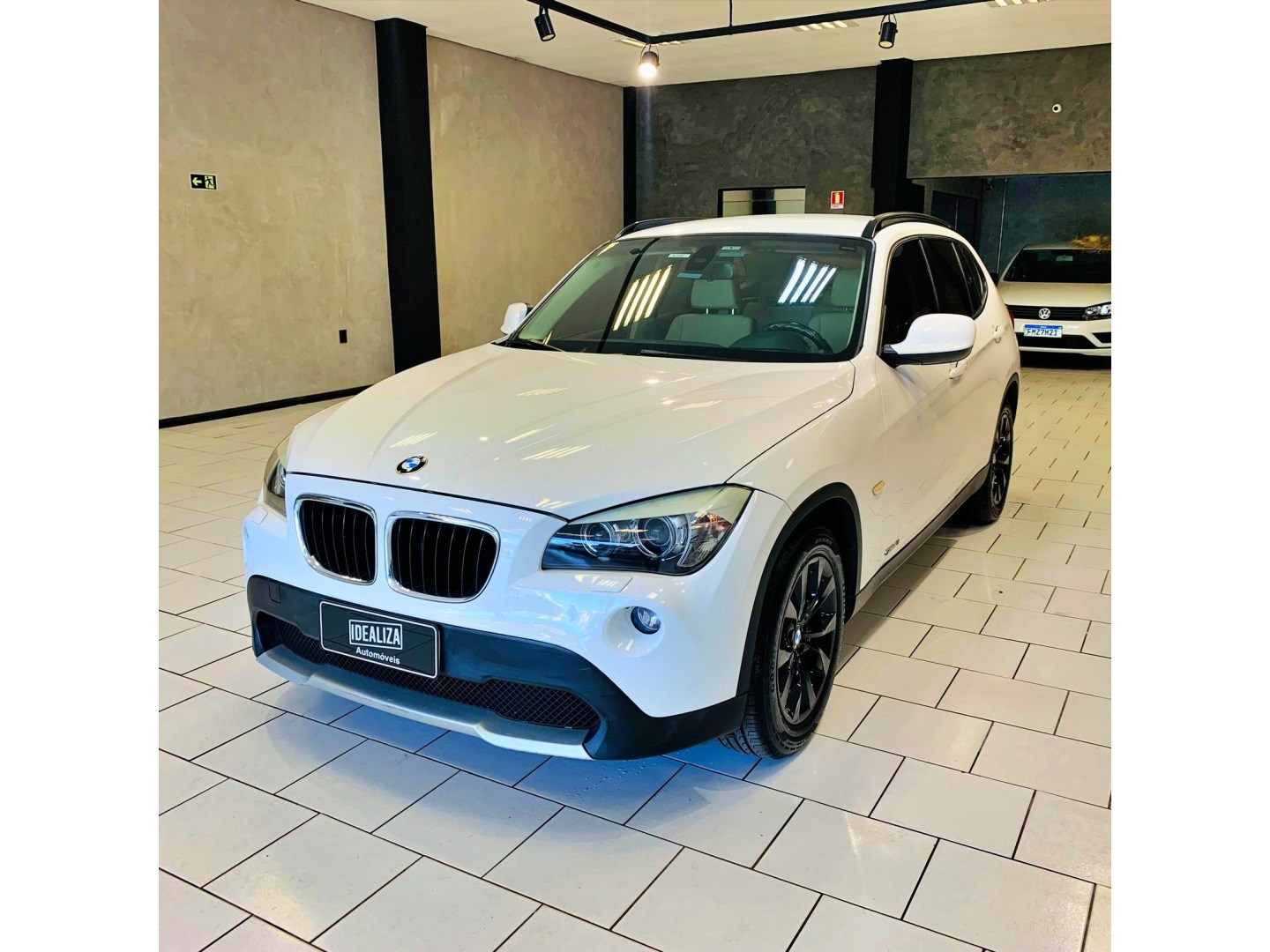 //www.autoline.com.br/carro/bmw/x1-20-sdrive18i-16v-gasolina-4p-automatico/2011/porto-alegre-rs/24272653