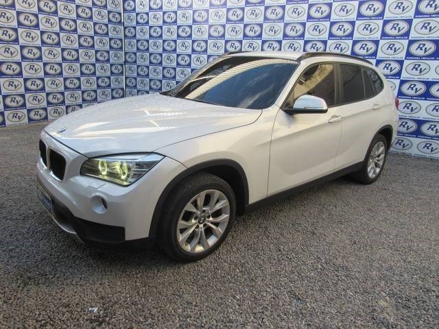 //www.autoline.com.br/carro/bmw/x1-20-sdrive20i-16v-gasolina-4p-turbo-automatico/2013/cacoal-ro/24303396