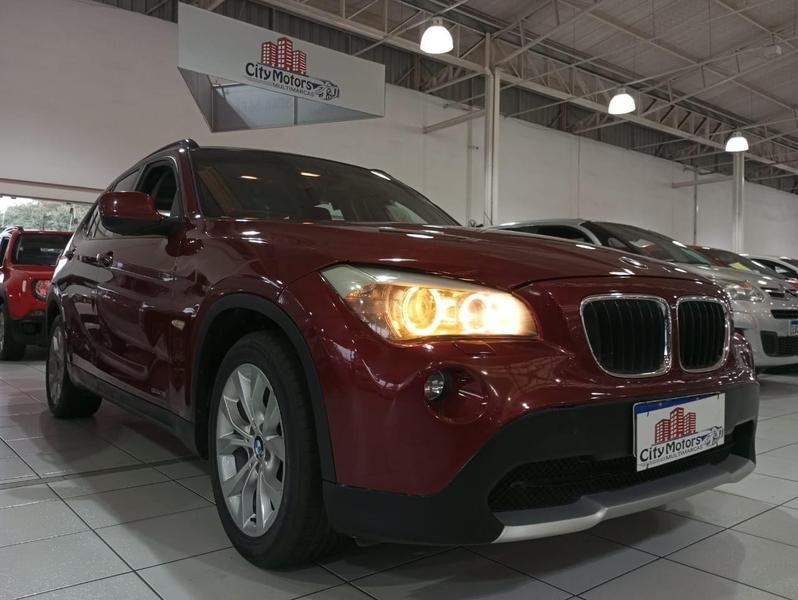 //www.autoline.com.br/carro/bmw/x1-20-sdrive18i-16v-gasolina-4p-automatico/2011/curitiba-pr/24657518