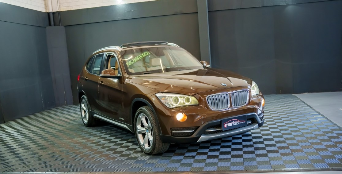 //www.autoline.com.br/carro/bmw/x1-20-sdrive20i-16v-gasolina-4p-turbo-automatico/2014/porto-alegre-rs/24733386