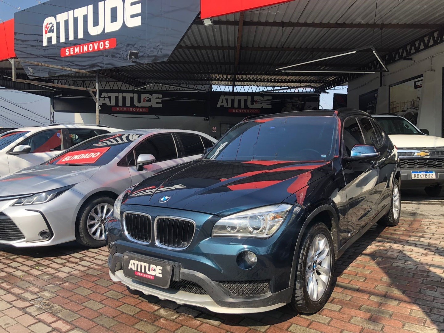 //www.autoline.com.br/carro/bmw/x1-20-sdrive20i-16v-flex-4p-turbo-automatico/2015/rio-de-janeiro-rj/24885468