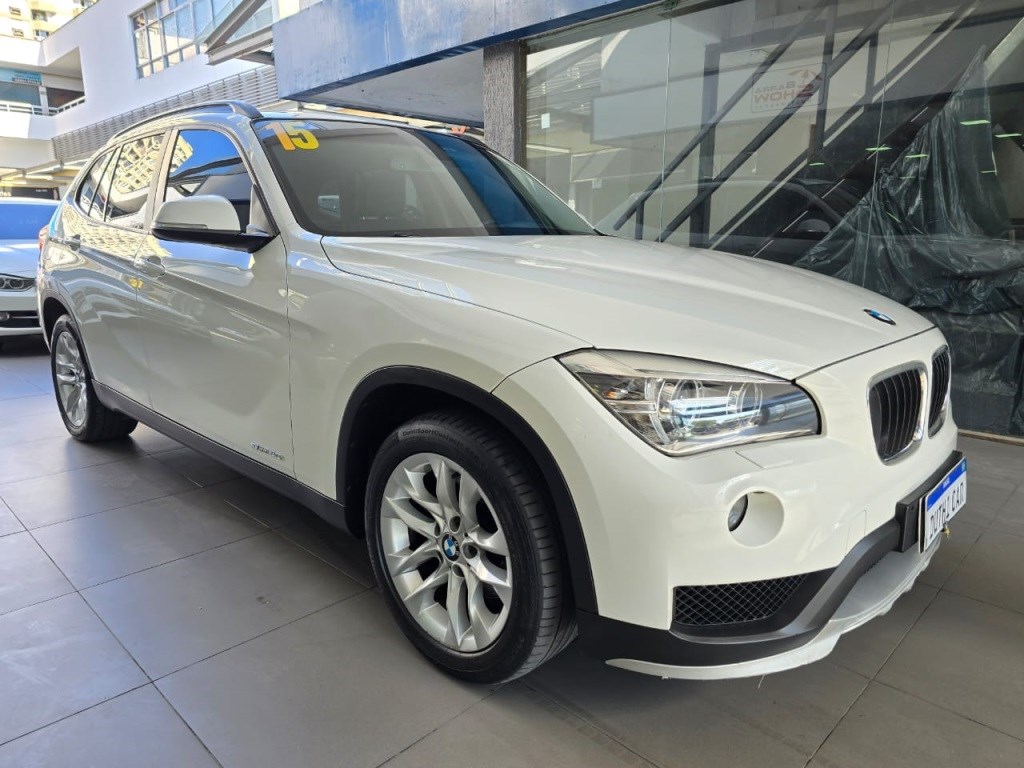 //www.autoline.com.br/carro/bmw/x1-20-sdrive20i-16v-flex-4p-turbo-automatico/2015/rio-de-janeiro-rj/24950595