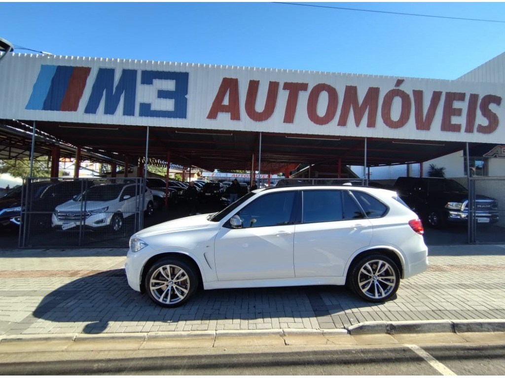 //www.autoline.com.br/carro/bmw/x5-30-m50d-24v-diesel-4p-4x4-turbo-automatico/2015/pato-branco-pr/24880357