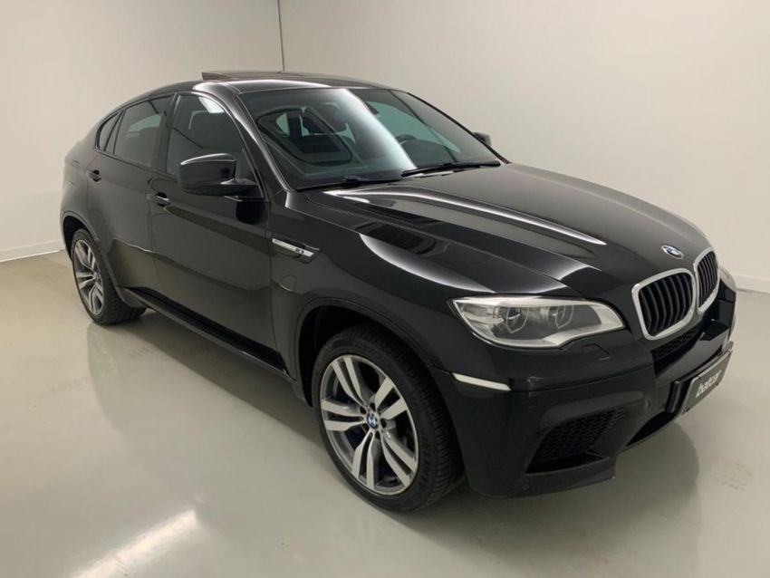 //www.autoline.com.br/carro/bmw/x6-44-xdrive-m-32v-gasolina-4p-4x4-turbo-automat/2014/brasilia-df/24020732