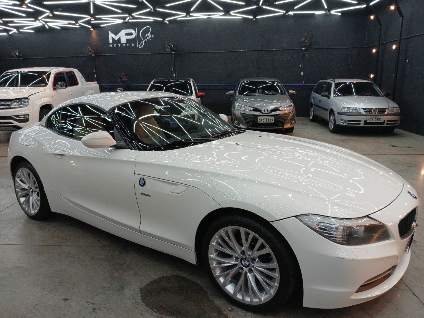 //www.autoline.com.br/carro/bmw/z4-20-sdrive-20i-16v-gasolina-2p-turbo-automatic/2013/belo-horizonte-mg/24665532
