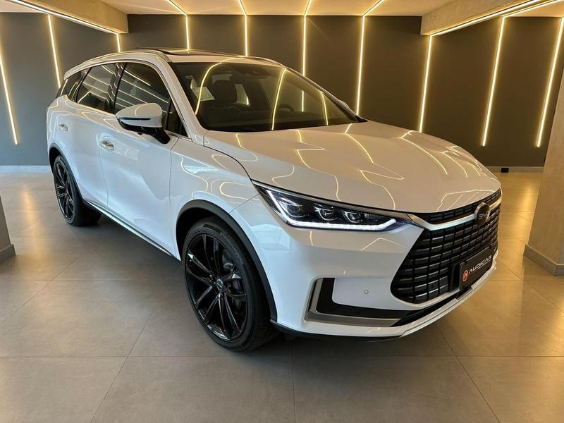 //www.autoline.com.br/carro/byd/tan-ev-bev-86kwh-awd-eletrico-4p-automatico/2023/campo-largo-pr/24969942