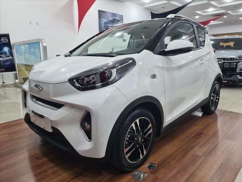 //www.autoline.com.br/carro/chery/icar-bev-31kwh-eletrico-2p-automatico/2023/sao-paulo-sp/24787460