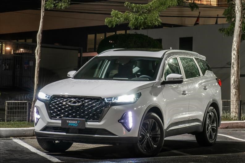 //www.autoline.com.br/carro/chery/tiggo-8-15-tci-pro-plug-in-hybrid-dht-16v-flex-4p-tur/2024/sao-paulo-sp/24054228