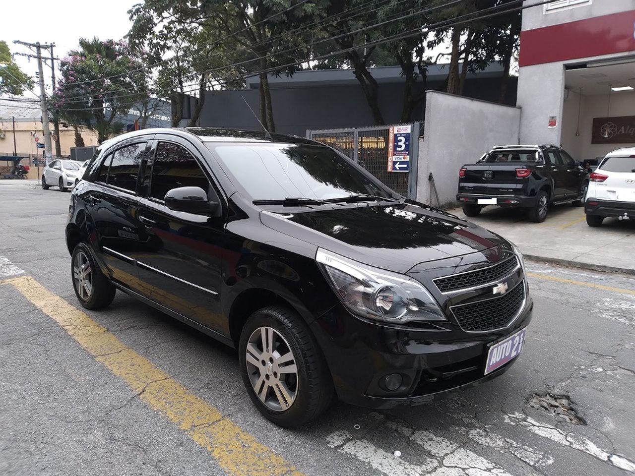//www.autoline.com.br/carro/chevrolet/agile-14-ltz-8v-flex-4p-automatizado/2013/santo-andre-sp/25005990